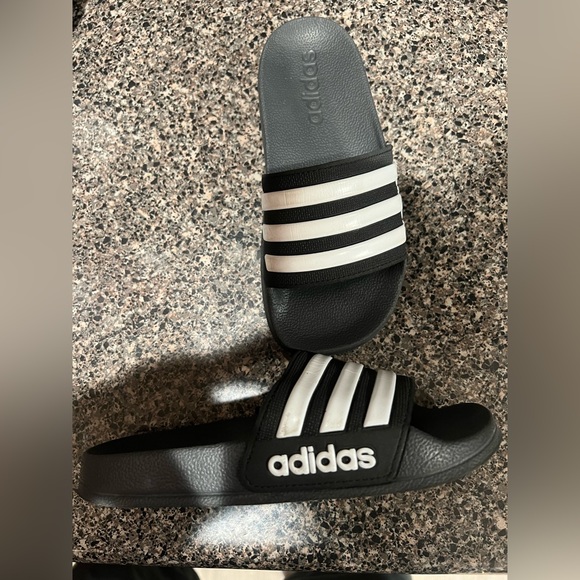 ADIDAS Slides Toddler‎ Size 13 - Picture 1 of 3